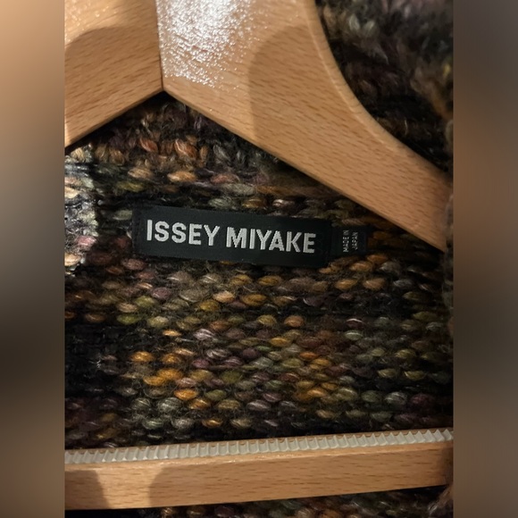 Issy Miyake Sweater - Picture 2 of 3